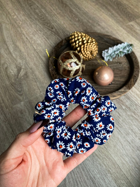 Navy Daisy Scrunchie